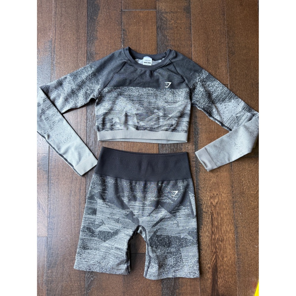Gymshark Adapt Camo Seamless Set Long Sleeve Crop Top Biker Shorts medium